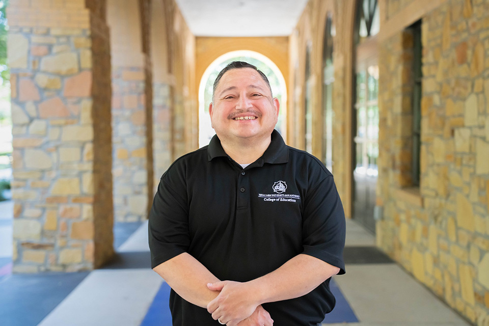 Dr. Eric J. López's Headshot